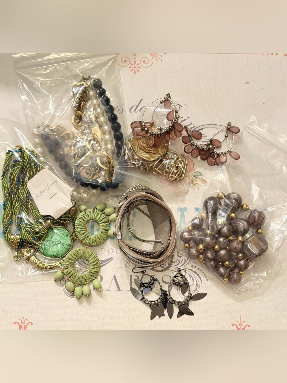 Jewelry bundle - Picture 5 of 5